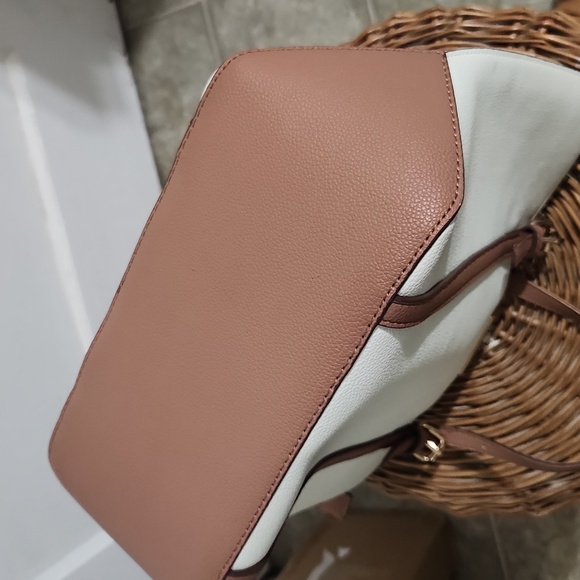 Anne Klein Large Purse - Picture 8 of 9